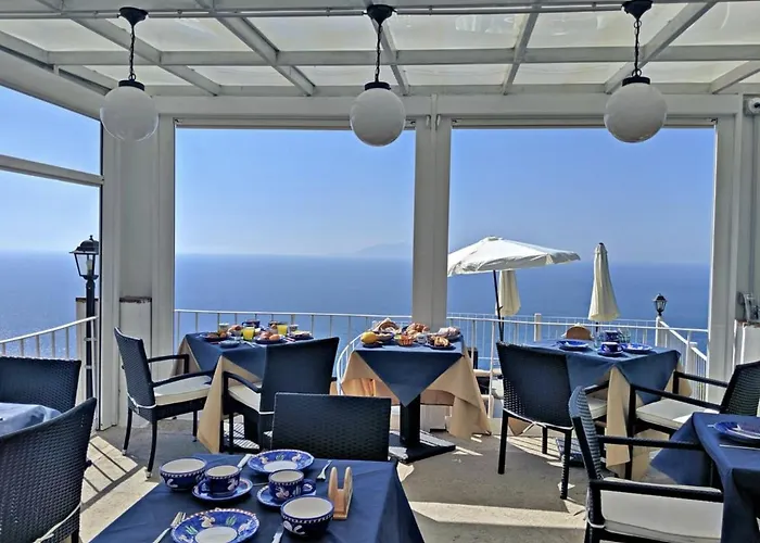 לינה וארוחת בוקר Vista Mare Bb 4*